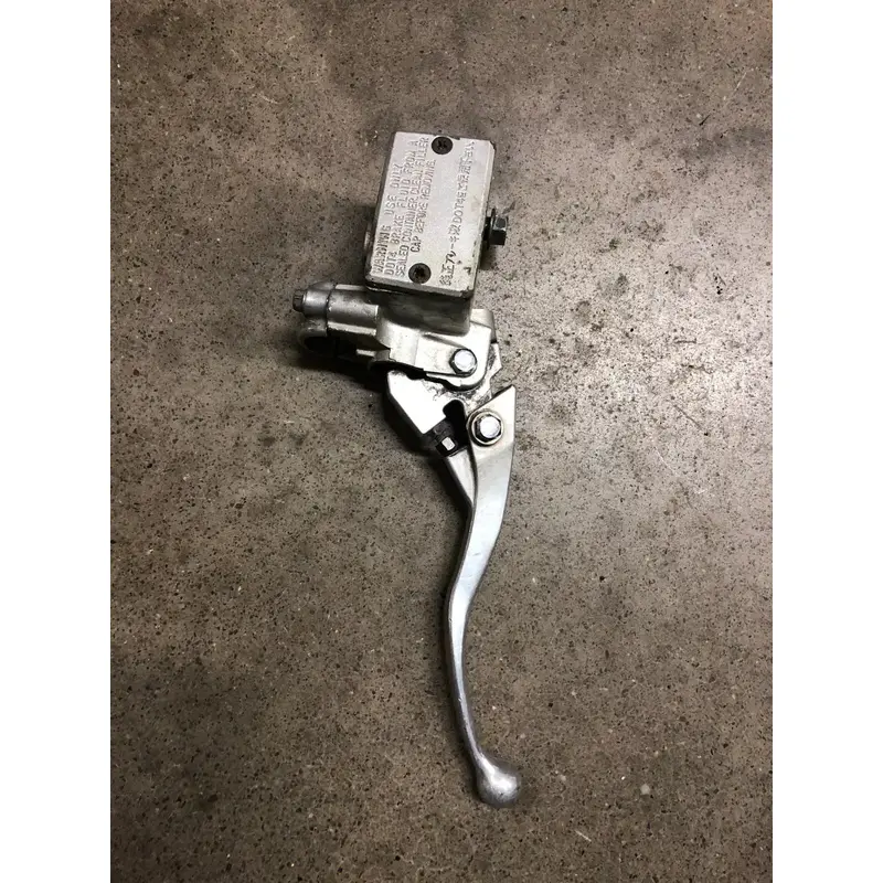 YAMAHA RAPTOR 660 FRONT BRAKE MASTER CYLINDER LEVER PERCH OEM STOCK