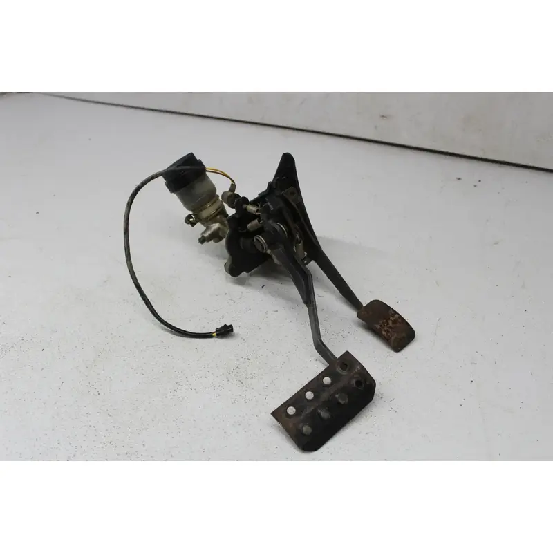 2016 YAMAHA WOLVERINE 700 YXE700 4X4 FI PEDAL ASSEMBLY W/ RESIVIOR