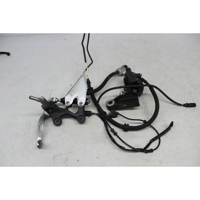 21 KAWASAKI ER400 RIGHT REARSET REAR SET DRIVER FOOT PEG REST MASTER CALIPER
