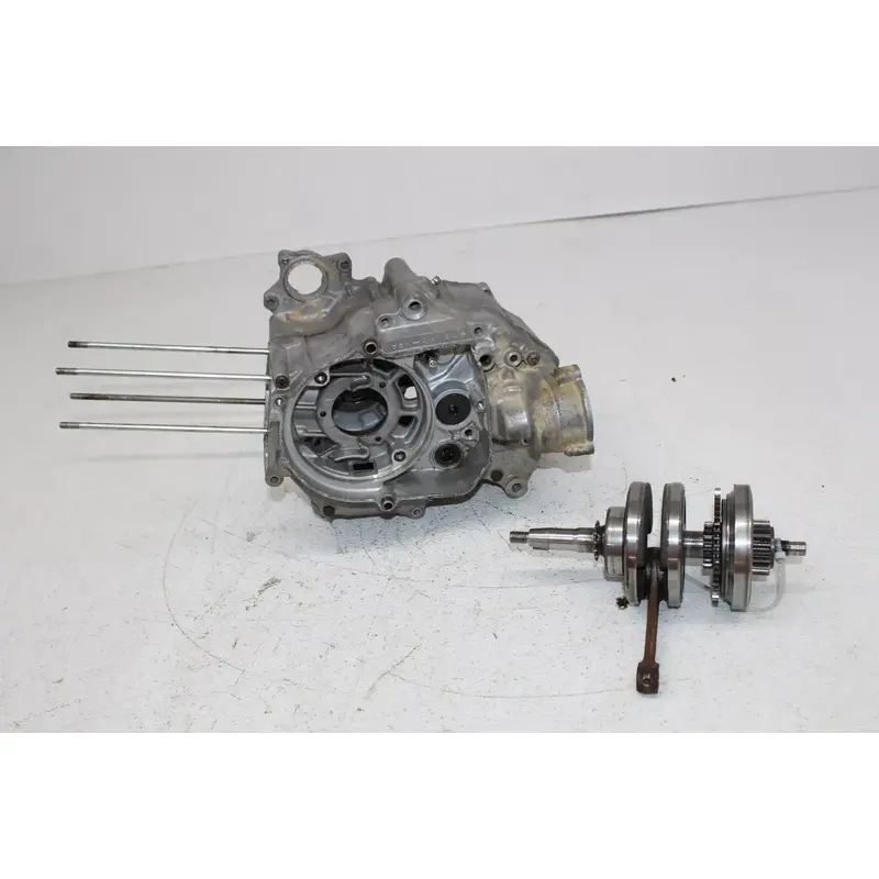 1986 YAMAHA MOTO 4 YFM80 ENGINE MOTOR CRANKCASE CRANK CASES BLOCK