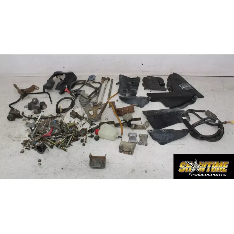05 POLARIS SPORTSMAN 500 PARTS HARDWARE SIDE COVER PANEL TIE RODS STARTER GEAR