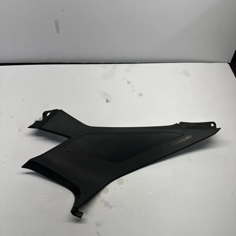 2024 kawasaki ninja 500 LEFT SIDE KNEE COWLING PANEL OEM