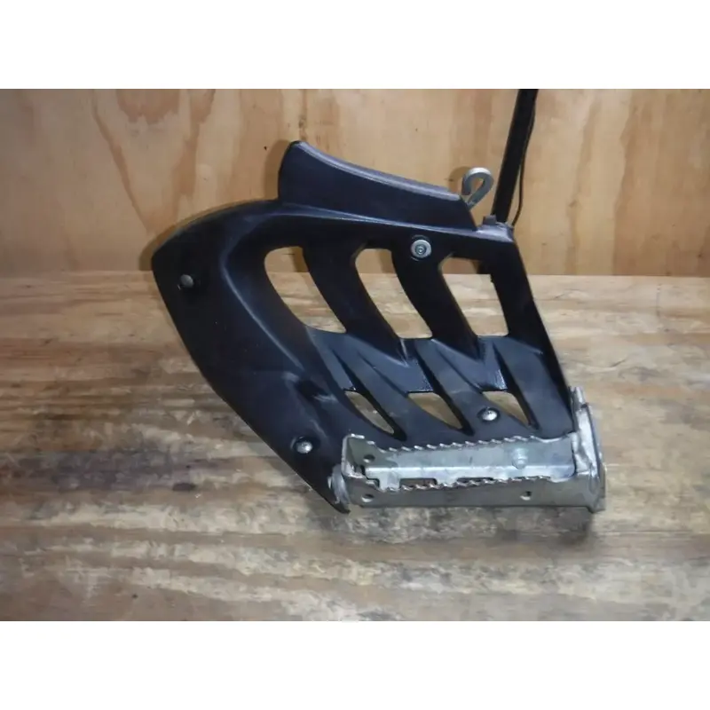 2004-2013 Yamaha (M21) YFZ450 Right Heel Guard With Pegs 5TG-21691