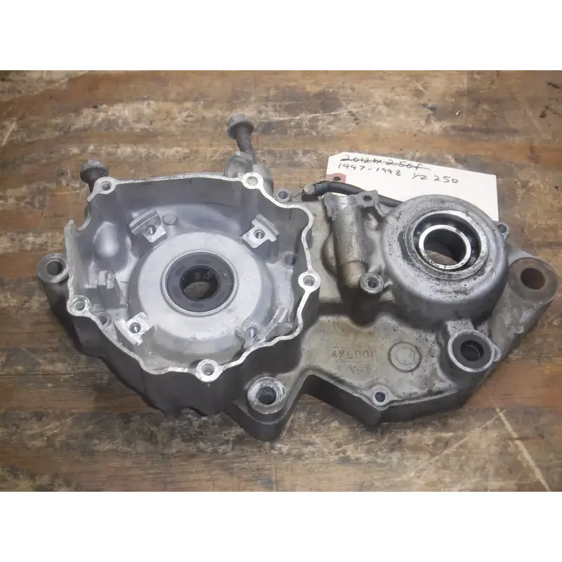 1997-1998 Yz250 (M1) Yamaha DAMAGED Left Side Crankcase Case Stator Side Engine