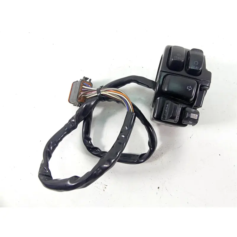 2004 Harley Touring FLHTCUI Electra Glide Right Hand Control Switch 71683-06A