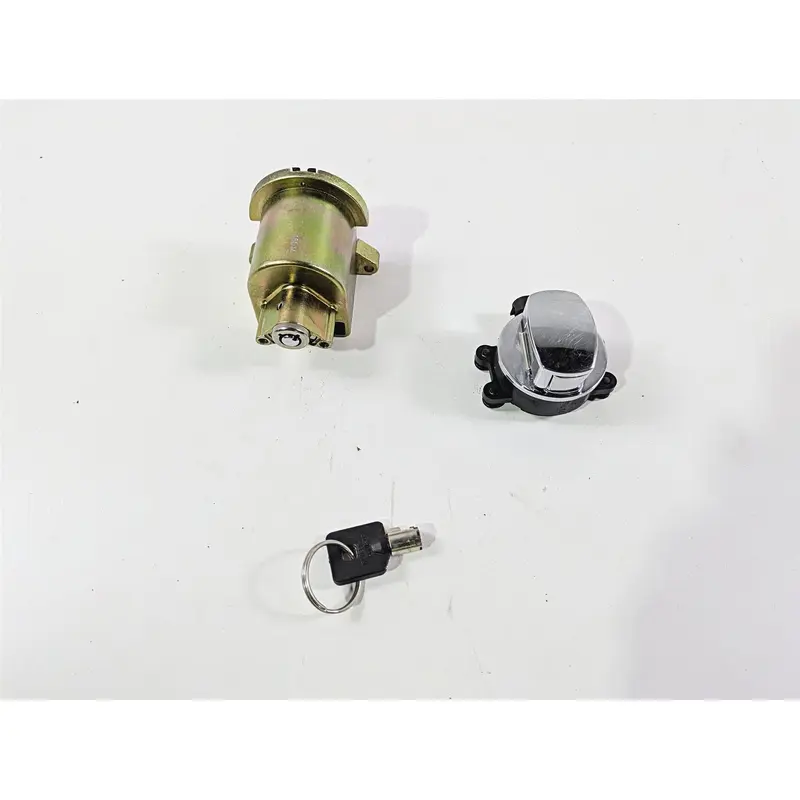 2016 Harley Touring FLHR Road King  Ignition Switch Key Lock Set 71400010A