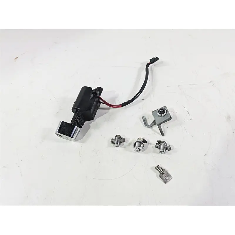 1996 Harley Touring FLHTCUI Electra Glide Ignition Switch Key Lock Set 71526-93B