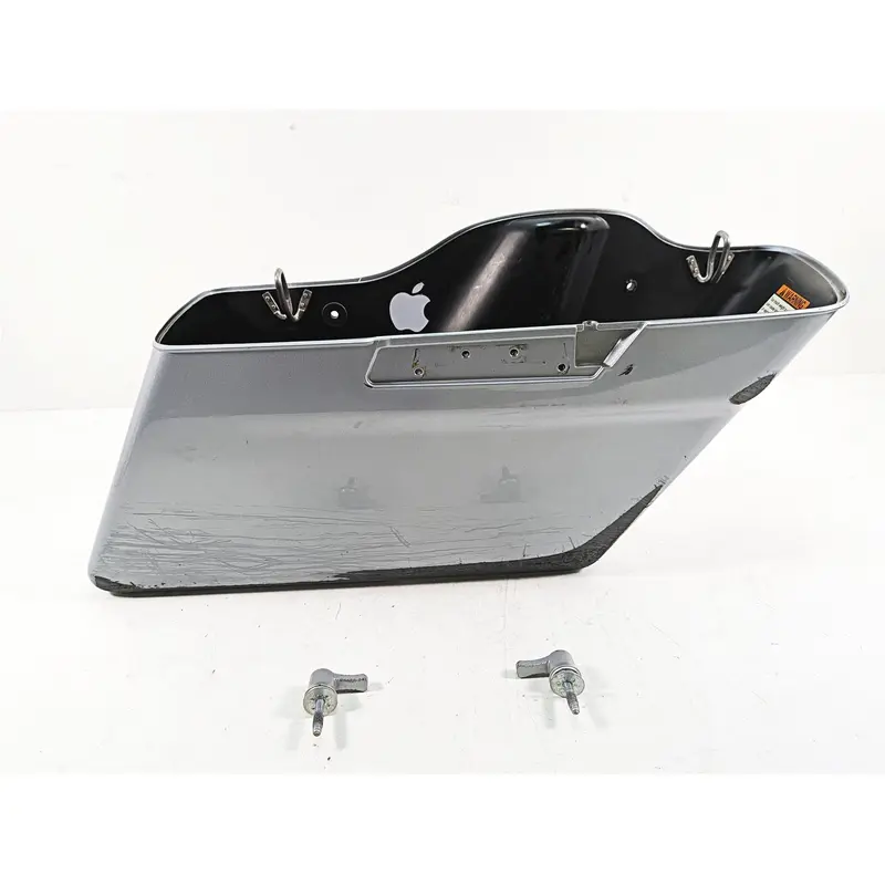 2020 Harley Touring FLHX Street Glide Right Lower Saddlebag Bottom 90200412