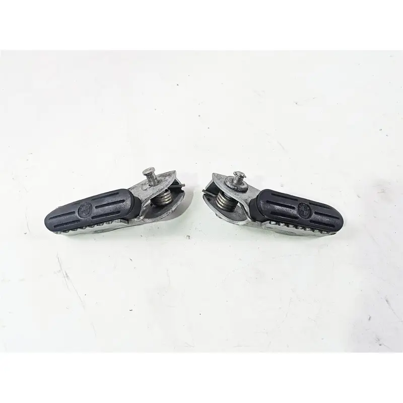 2010 BMW R1200GS K25 Front Footpeg Foot Peg Rest Set 46717729281 46717729282