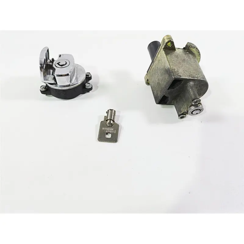2005 Harley Touring FLHRI Road King Ignition Switch Fork Lock Set 71540-94B