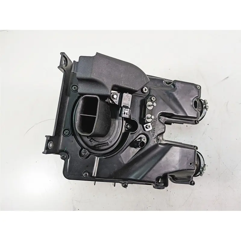 2011 Triumph America Air Cleaner Breather Box & Covers T2208750 T2208495
